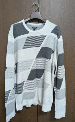 幾何学模様 グレー系 長袖ニットセーター