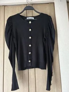 ZARAパフスリーブトップスブラックボタンデザイン特徴ありＬサイズ 数回着用あり