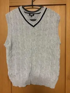 ユニクロ　グレーベスト