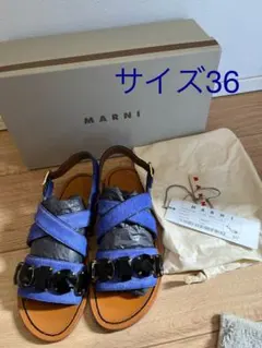 美品　マルニ　ビジューハラコサンダル　36のサムネイル