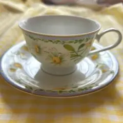 NARUMI 花柄 ティーカップとソーサー