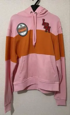 美品　BURBERRY バーバリー パーカー　ピンク XS レディースのサムネイル