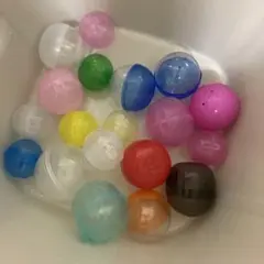 サイズ不揃い ガチャガチャ カプセル