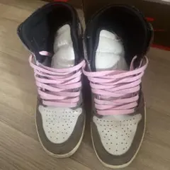 Travis Scott × Air Jordan 1