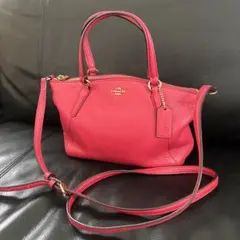 超美品！coach 革ショルダーバッグ　ショッキングピンクor赤