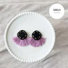 スクエアガラスとビーズ×フリンジ (パープル) ビーズ刺繍ピアス/イヤリング