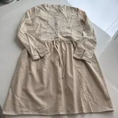 ベージュ刺繍長袖ワンピース