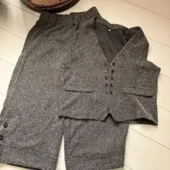 ストライプ ベストとパンツのセットアップ