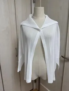 希少 極美品　プリーツプリーズ　イッセイミヤケ　カーディガン　ホワイト　F 超希少 イッセイミヤケ ISSEY MIYAKE 透ける変形プリーツ - メルカリ