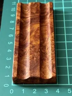 花梨瘤　木製ペン置き　③