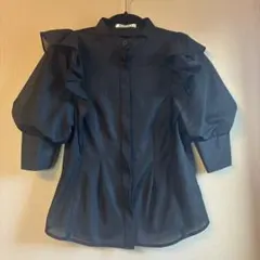 美品✨　大人気SNIDEL ブラックフリルシャツ