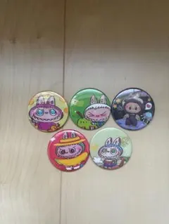 ラブブ缶バッチ