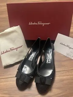 Salvatore Ferragamo★ラバーパンプス ブラック　7のサムネイル