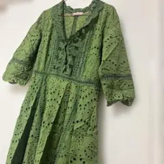 刺繍入りグリーンワンピース　七分袖