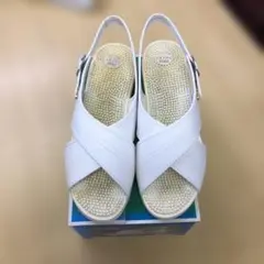 SOINS Si 7607 ホワイト LL サンダル