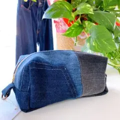 多用途デニムボックスポーチ　リメイクデニム　メイク　旅行　ペン