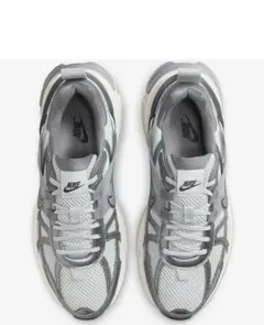 【新品】NIKE＊ スニーカー グレー V2K RUN FD0736-003のサムネイル