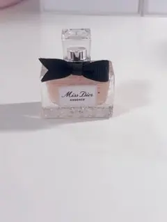 ミス ディオール エッセンス パルファン 5ml ミニサイズ