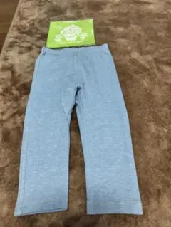 UNIQLO水色レギンスとハンカチ