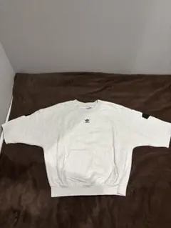 adidas オーバーサイズ トレーナー裏起毛