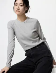 uniqlo クルーネックt