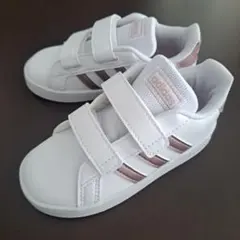 【新品未使用】adidas スニーカー キッズ 15cm グランドコート I