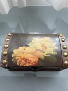 花柄の木製装飾箱