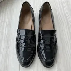 ブラックエナメルローファー