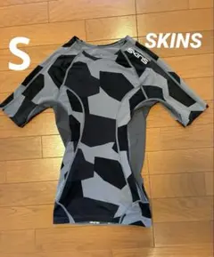 SKINS カモフラージュ トレーニングトップ Sサイズ