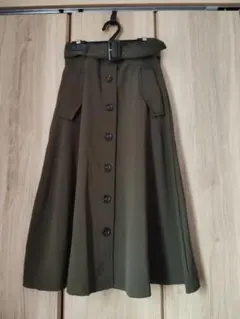 新品　イング　オリーブ フレアスカート ベルト付きのサムネイル