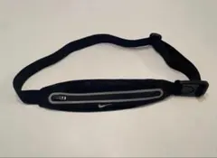 Nike ボディバッグ 黒　反射ストライプ付き