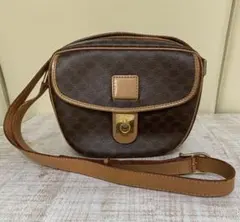 セリーヌ　ショルダー　マカダム　ガンチーニ