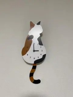 三毛猫のシルエット 壁掛け時計　振り子時計