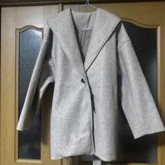 ベージュ　セーラーカラーアウター