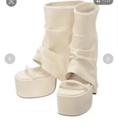 ホワイトプラットフォームサンダル　スタイル抜群