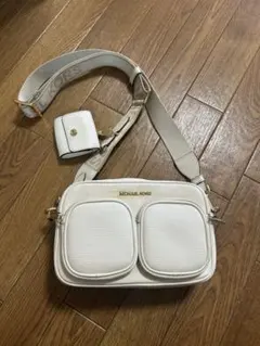 MICHAEL KORS ホワイト ショルダーバッグ