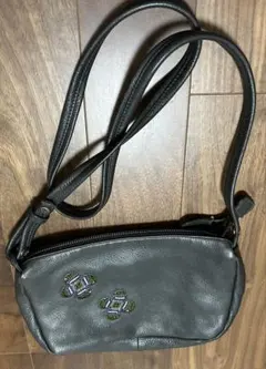 (新品未使用)IBIZA黒グレーレザーショルダーバッグ 刺繍花柄