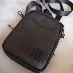 美品　MLB ショルダーバッグ　ヤンキース NYのサムネイル