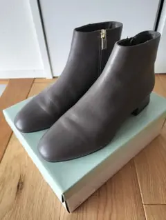 値下げ　エンチャンテッド　ショートブーツ　グレー