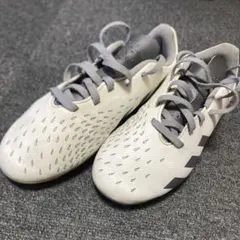 adidas プレデタ　サッカートレーニングシューズ　22.5cm