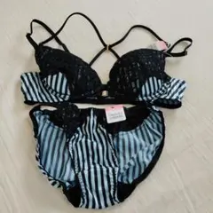 新品　いいねご不要即ご購入歓迎✨　aimerfeel　サテン　ストライプ　レース