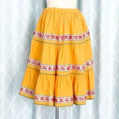 再値下げ フォークダンス Chacott 美品 赤い花柄刺繍スカート 再値下げ フォークダンス Chacott 美品 赤い花柄刺繍スカート