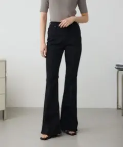 AZUL フレアパンツ ブラックのサムネイル