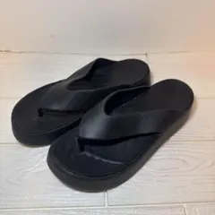 crocs クロックス ビーチサンダル ブラックのサムネイル