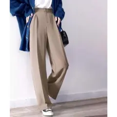 美脚魅せ、センタープレス。タック入りセミワイドパンツ　ブラウン　茶色
