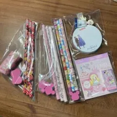 値下げ★美品トイ・ストーリー ミッキー・ミニー 他鉛筆消しゴムメモ帳セット