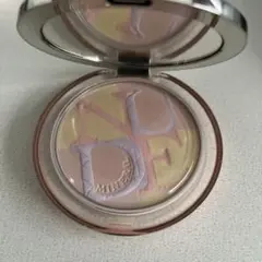 Dior スキンミネラルヌードグロウパウダー　03