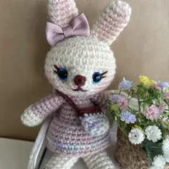 ハンドメイド　あみぐるみ　ワンピースうさぎ　くすみピンク