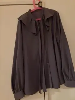 GU ビッグカラー ブラウス グレー Mのサムネイル