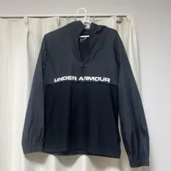 UNDER ARMOUR ブラックパーカー フード付き
